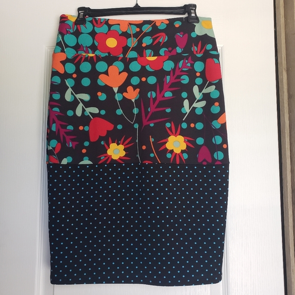 LuLaRoe Dresses & Skirts - Lula Roe Cassie Large NWOT